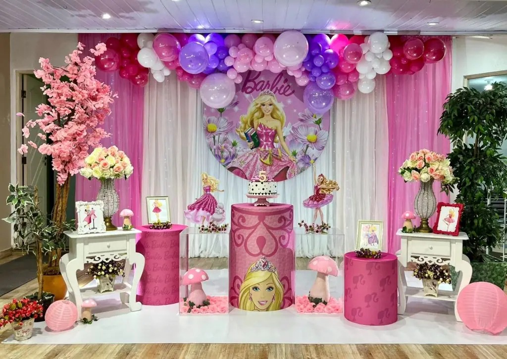 Decoração completa de festa em tons de rosa e lilás